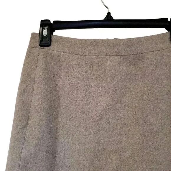 J. Crew Women's Oatmeal Wool/Viscose Lined Straight Pencil Mini Skirt - Picture 2 of 11